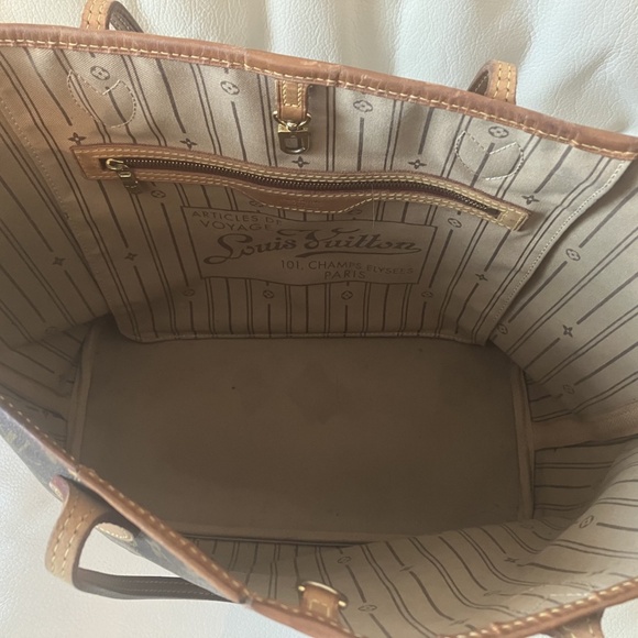 Louis Vuitton Neverfull MM - Picture 8 of 10